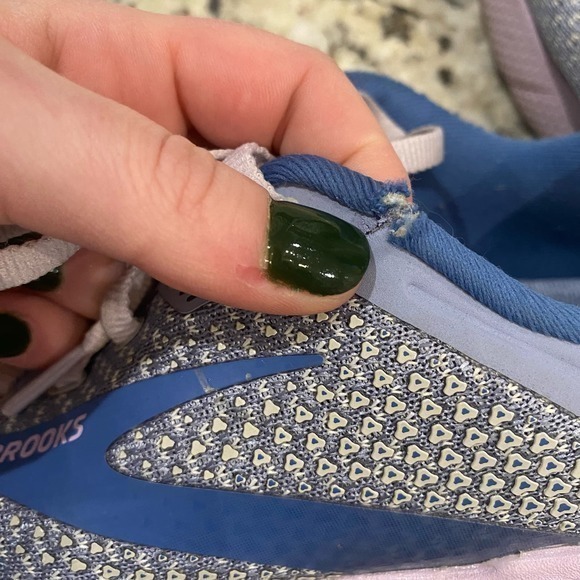 Brooks Adrenaline GTS 22 in women’s size 11 - Picture 9 of 12